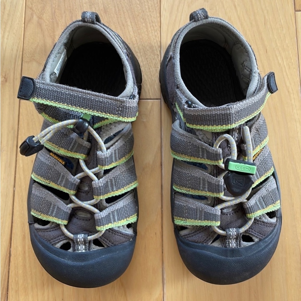 KEEN Little Kids’ Newport H2 Water Shoes, Size 13